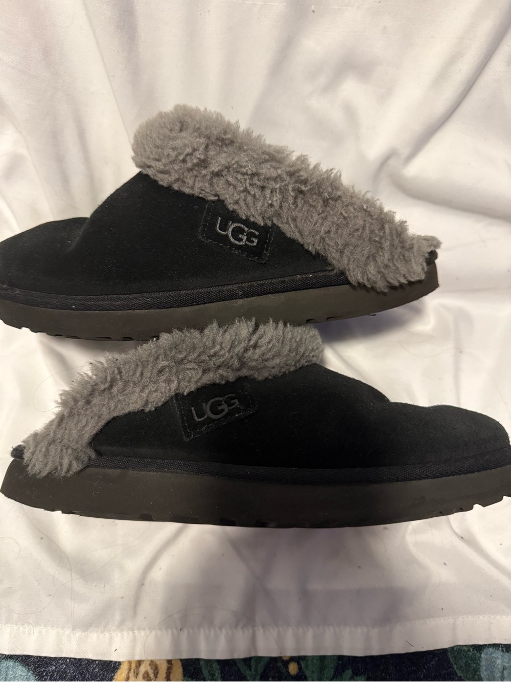 🔥 UGG Cluggete Slippers Black Grey Sz 7 with wear inside great outside